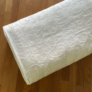 Lenox Oblong Tablecloth 60x102